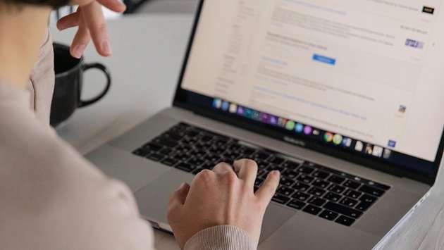 香港公司股权变更的生效与工商变更深度解析